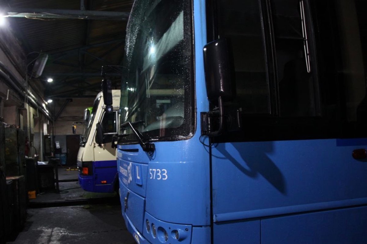 60 автобусів вже вийшли на маршрути