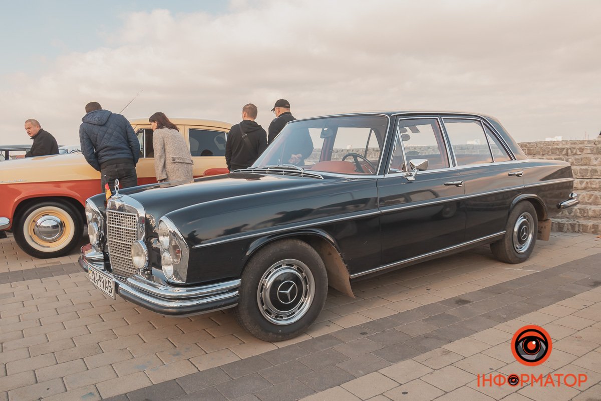 Теж хотіли б сісти за кермо? Теж хотіли б сісти за кермо?