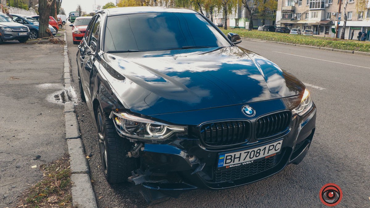 У Дніпрі на Поля водій BMW на пішохідному переході збив чоловіка