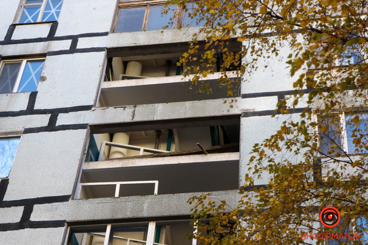 Він впав з шостого поверху Він впав з шостого поверху