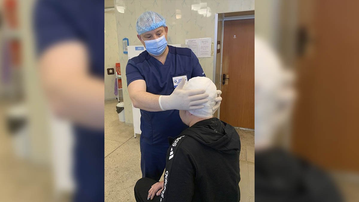 "Мама" - первое слово: в Днепре спасают мужчину, получившего тяжелое ранение при выезде из Бахмута