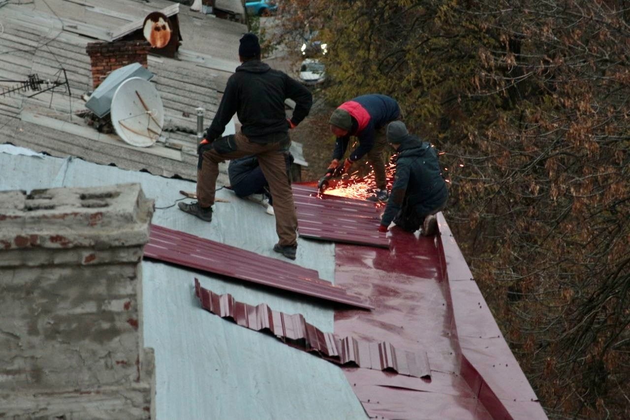 Дах цілком з профнастилу