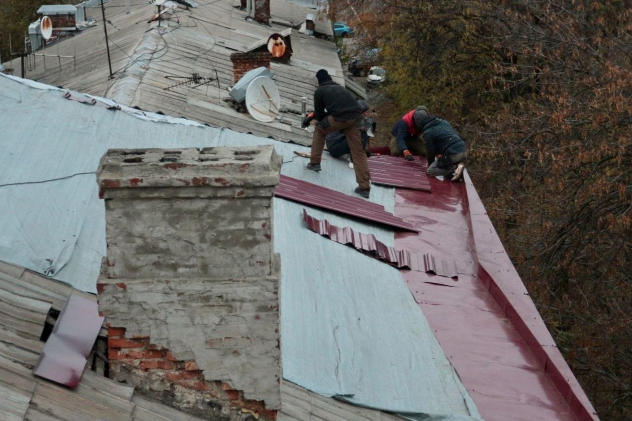 Ремонтна бригада активно виконує роботи