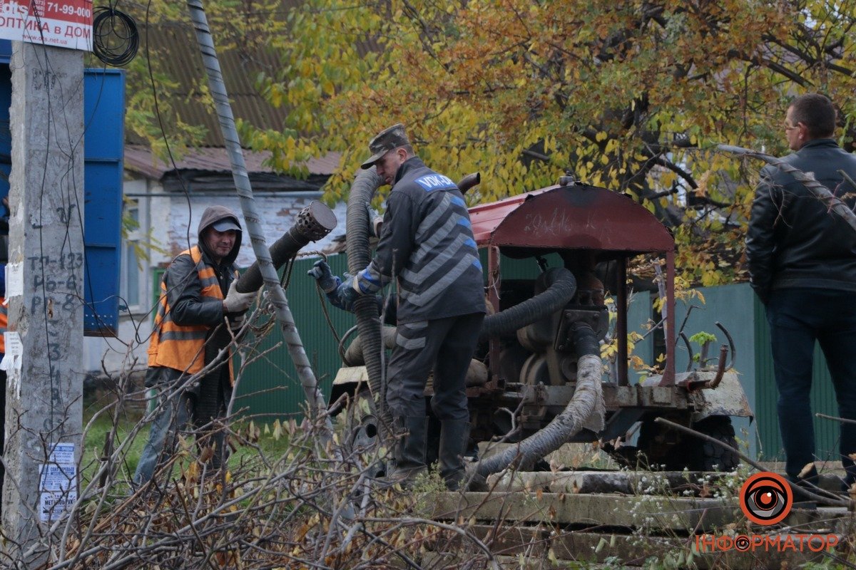Дорогу залило водою Дорогу залило водою
