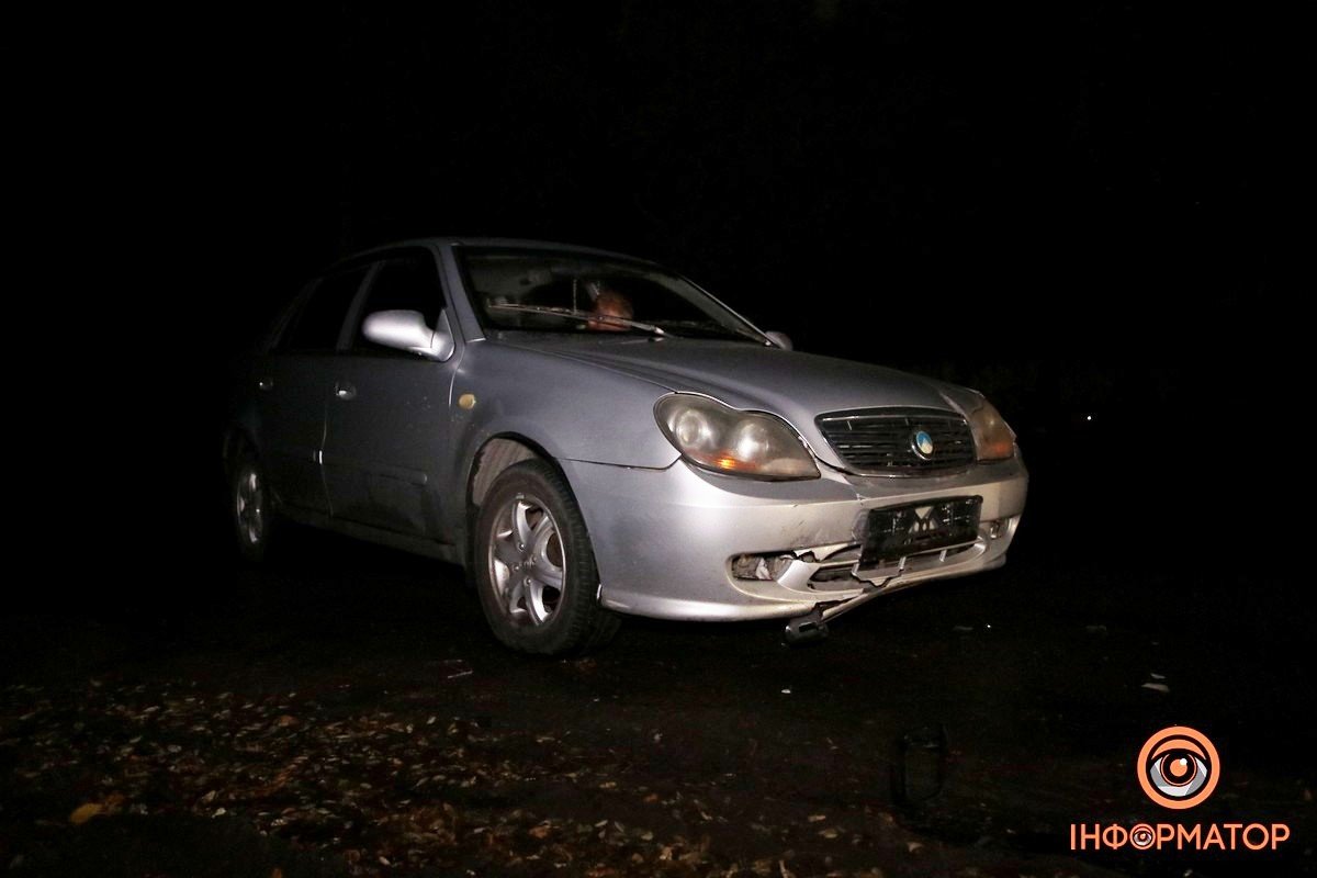 Мотоцикліст рухався йому назустріч Мотоцикліст рухався йому назустріч