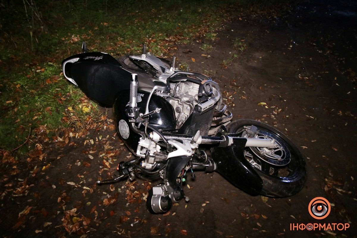 За попередньою інформацією від поліцейських, автомобіль їхав по проспекту Праці з боку Запорізького шосе За попередньою інформацією від поліцейських, автомобіль їхав по проспекту Праці з боку Запорізького шосе