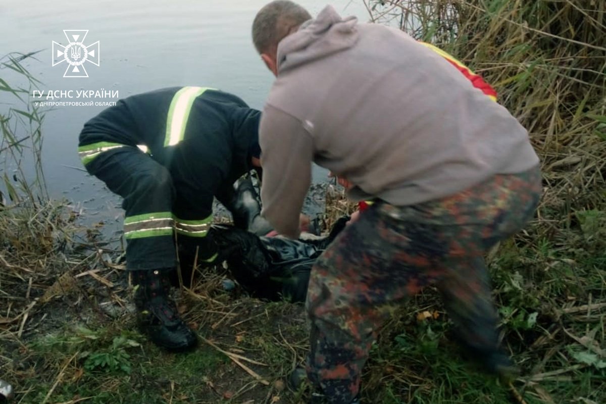 Із води дістали тіло чоловіка