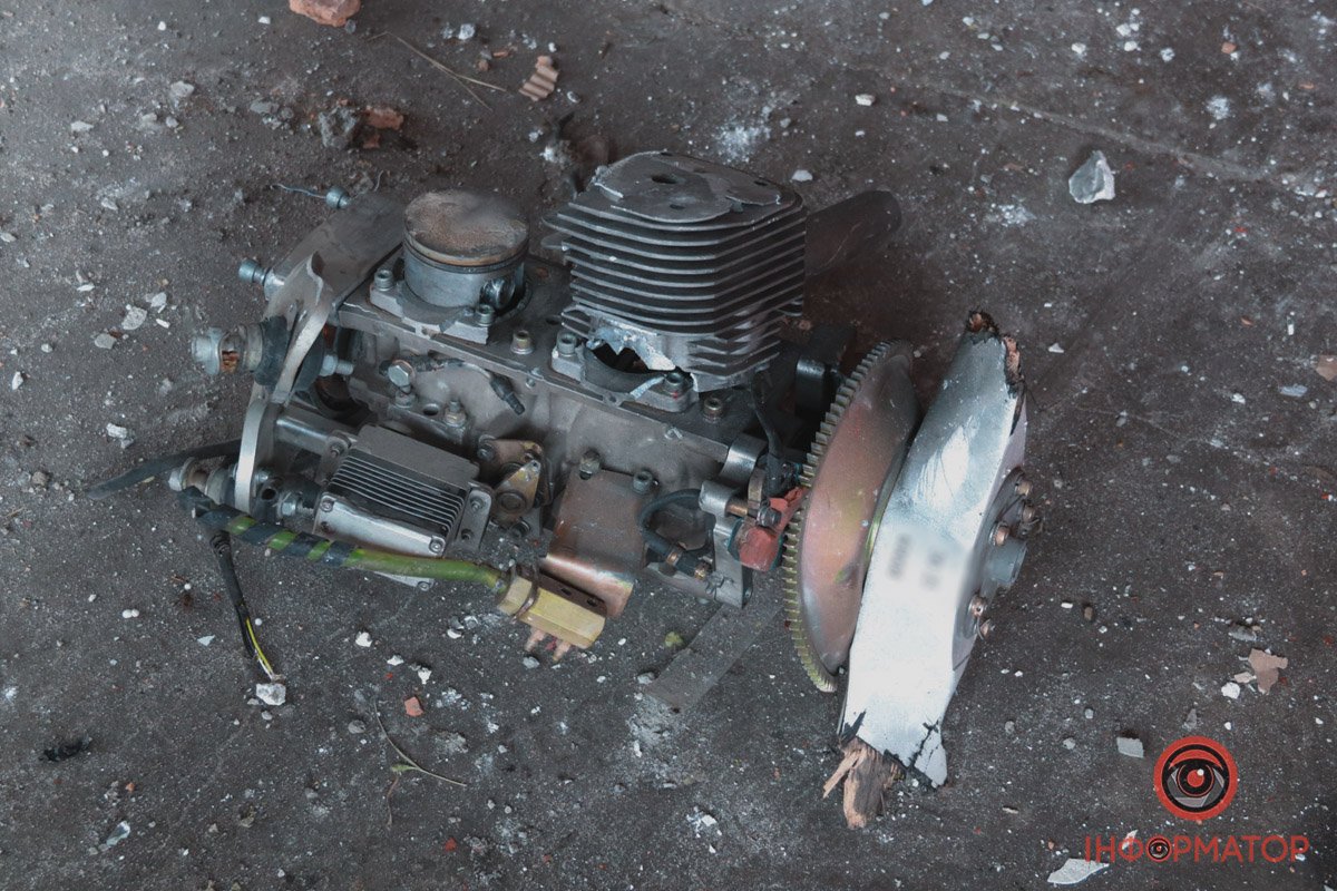 Двигун одного з "мопедів" Двигун одного з "мопедів"