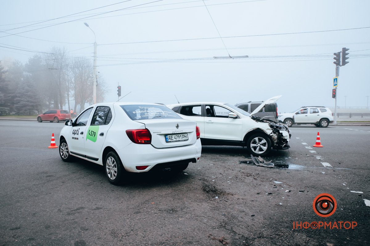 На місці аварії працюють поліцейські