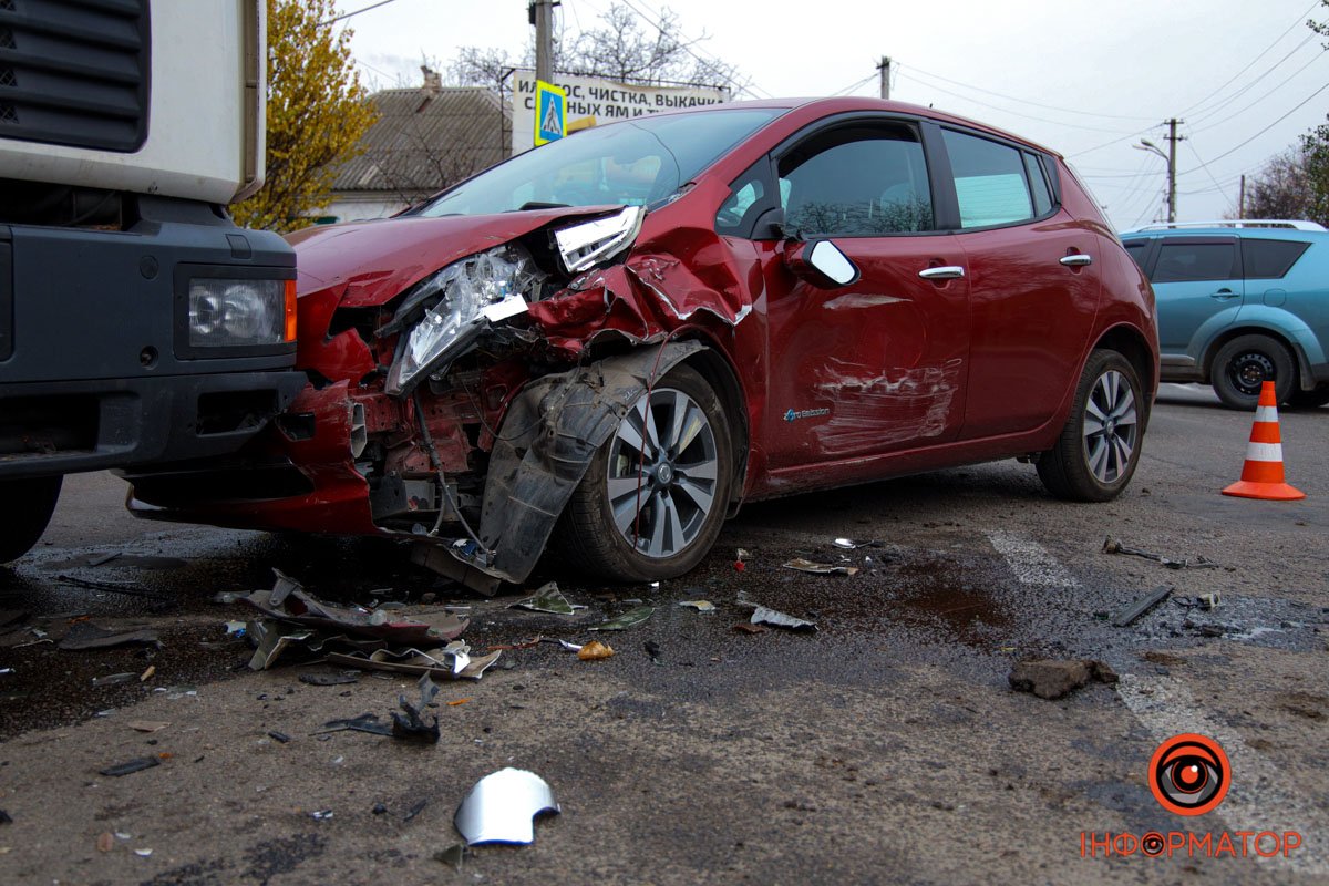 Зіткнулися Man, Nissan та Jeep Зіткнулися Man, Nissan та Jeep