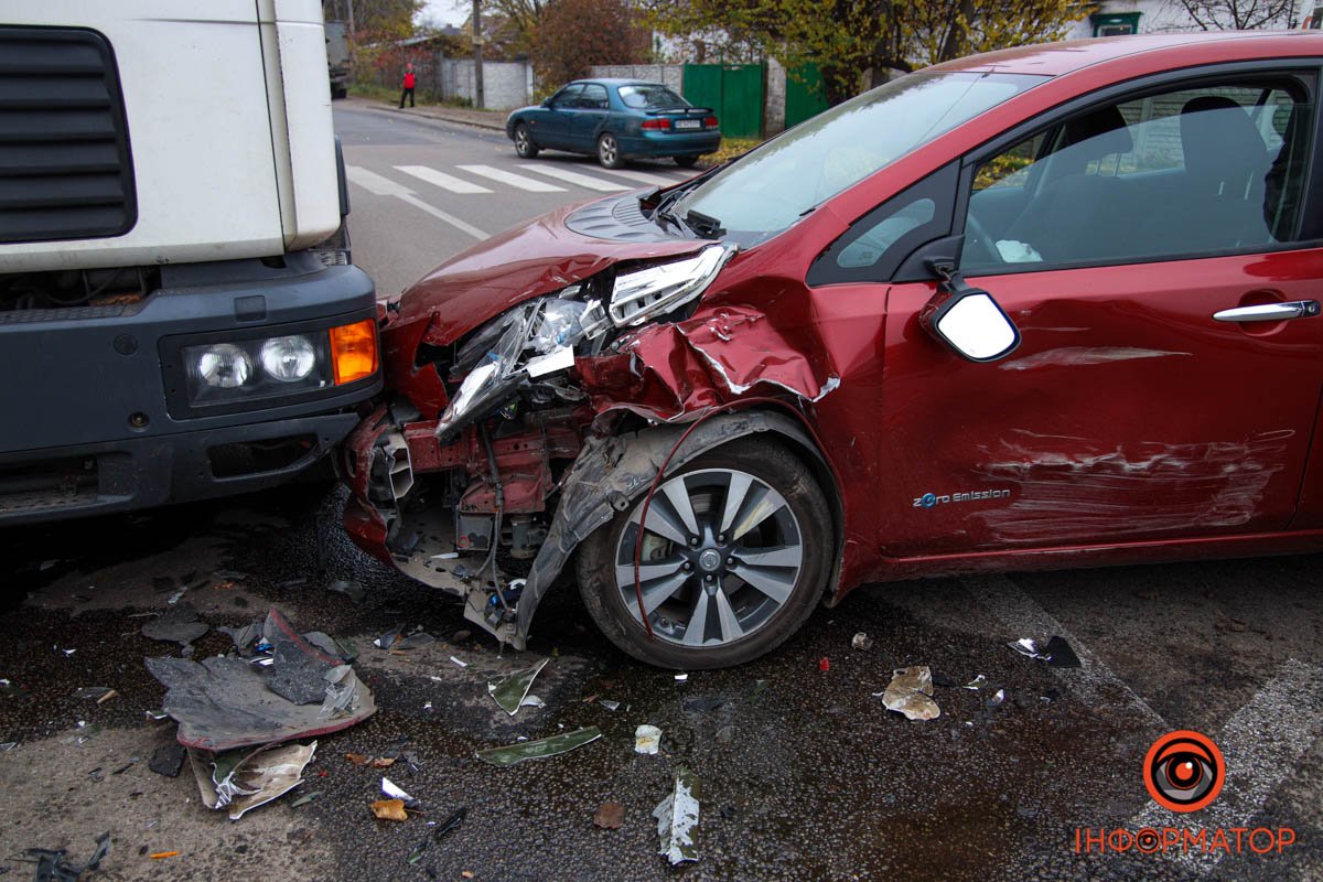 Водій Jeep не надав перевагу Nissan Водій Jeep не надав перевагу Nissan