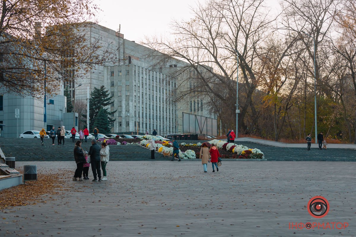Осінь завжди привертає увагу до свого золотистого вбрання Осінь завжди привертає увагу до свого золотистого вбрання