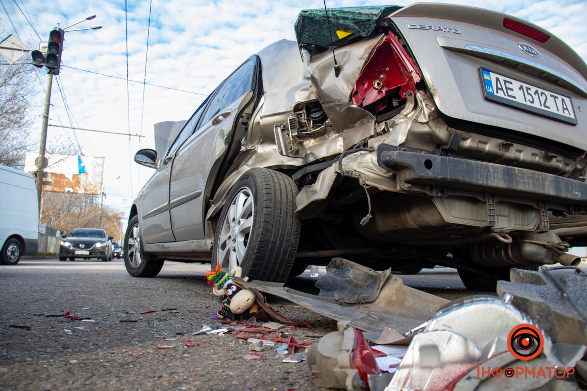 За попередньою інформацією від патрульних, постраждав водій Kia