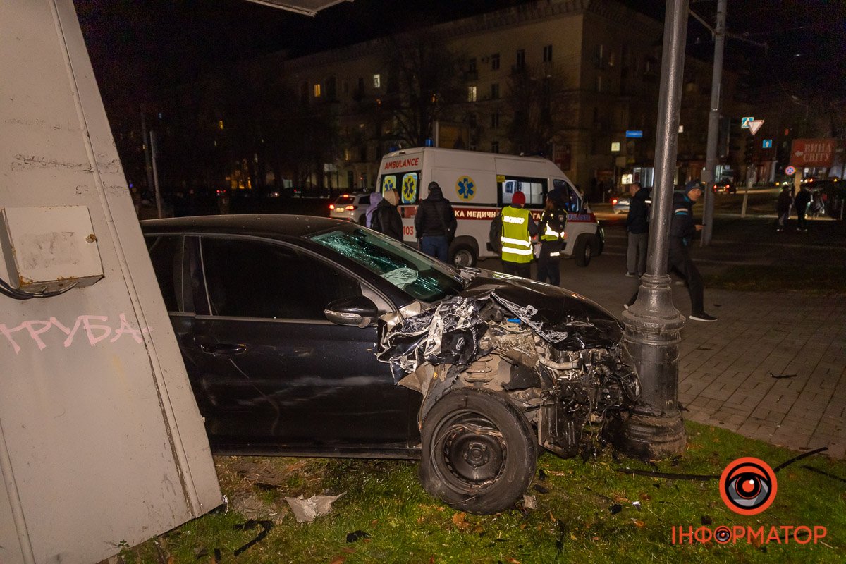 Один з водіїв отримав закриту черепно-мозкову травму Один з водіїв отримав закриту черепно-мозкову травму
