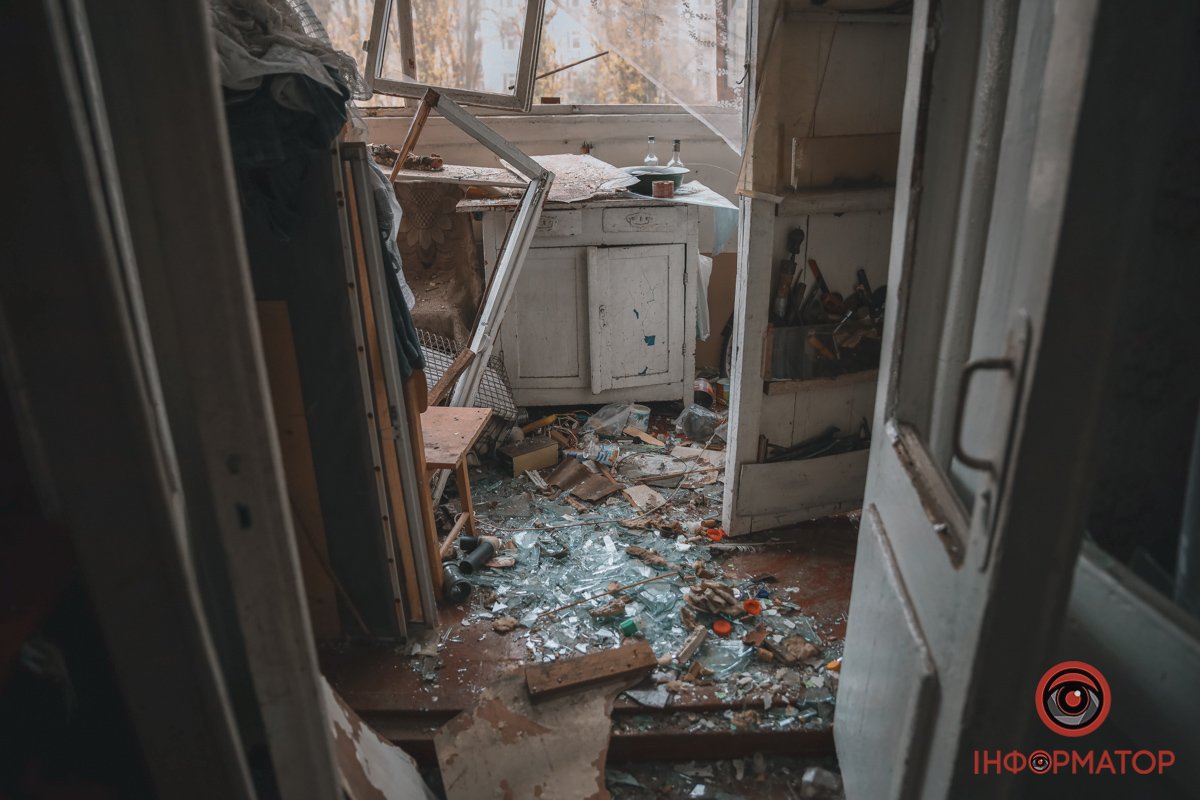 Вид з потрощеної оселі