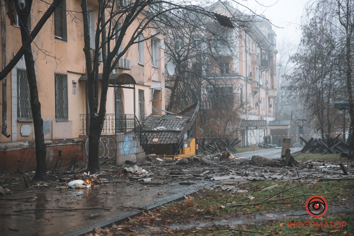 Розбита фасадна частина будинку