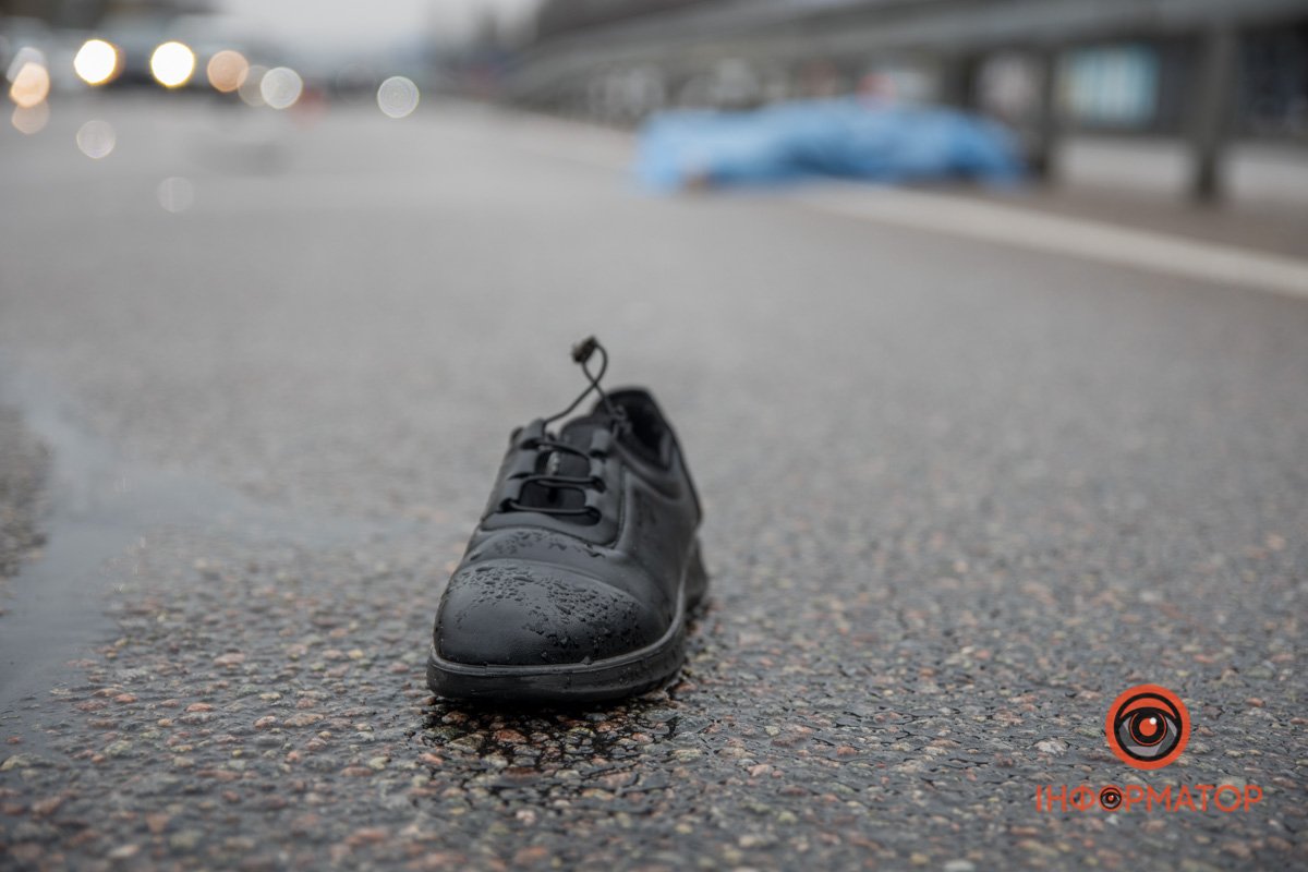 Працюють правоохоронці та слідчий.