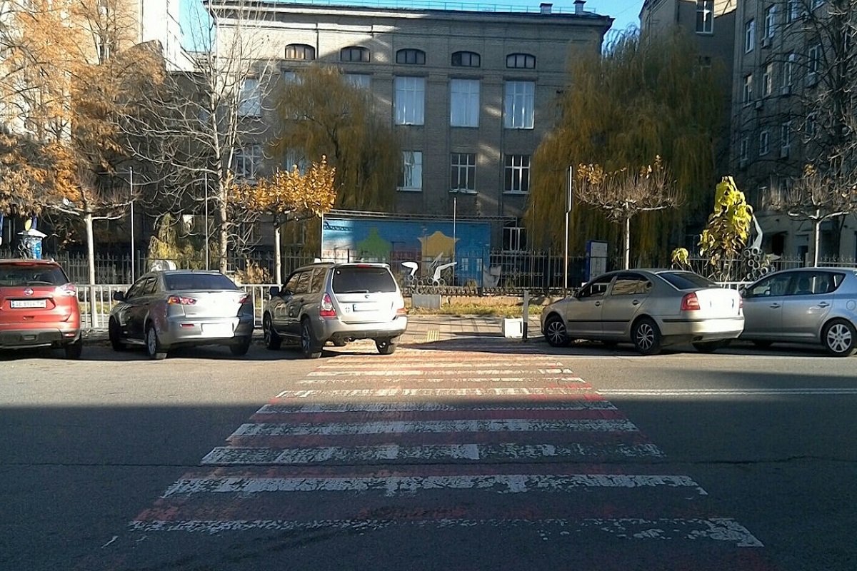 Такі порушення обійдуться власникам машин у кругленьку суму Такі порушення обійдуться власникам машин у кругленьку суму