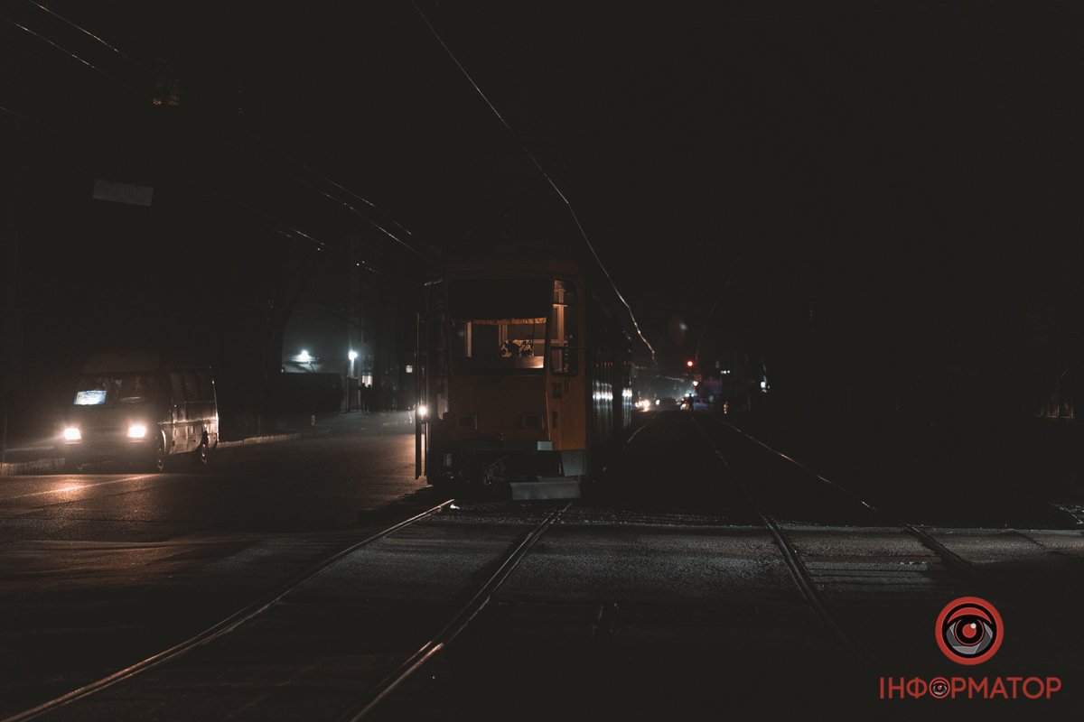 Електротранспорт стоїть 