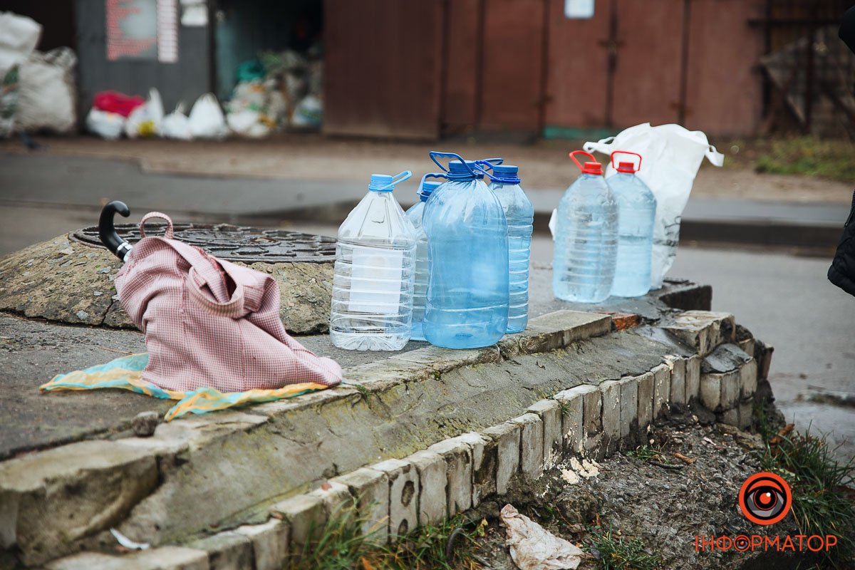 Біля свердловин не більше 20 осіб