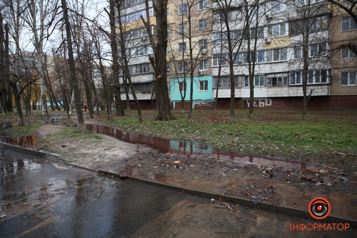 Поки невідомо, чому вода червоного кольору Поки невідомо, чому вода червоного кольору