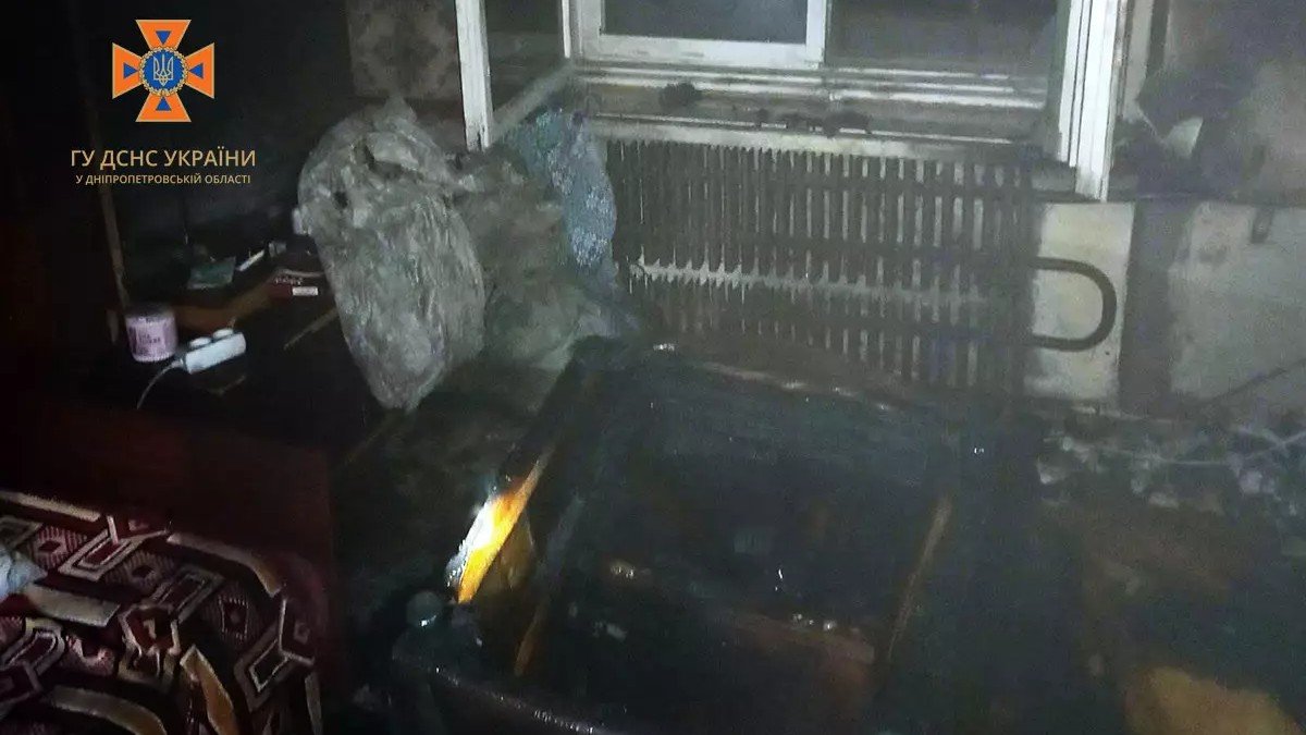 В Днепре на Тополе-2 горела квартира: пострадал 14-летний мальчик