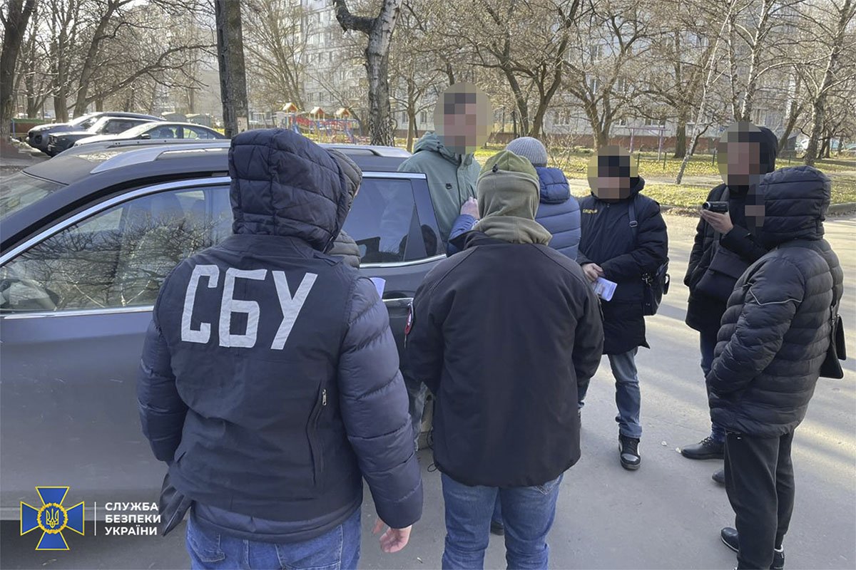 Вимагав хабарі за подовження договорів оренди земельних ділянок