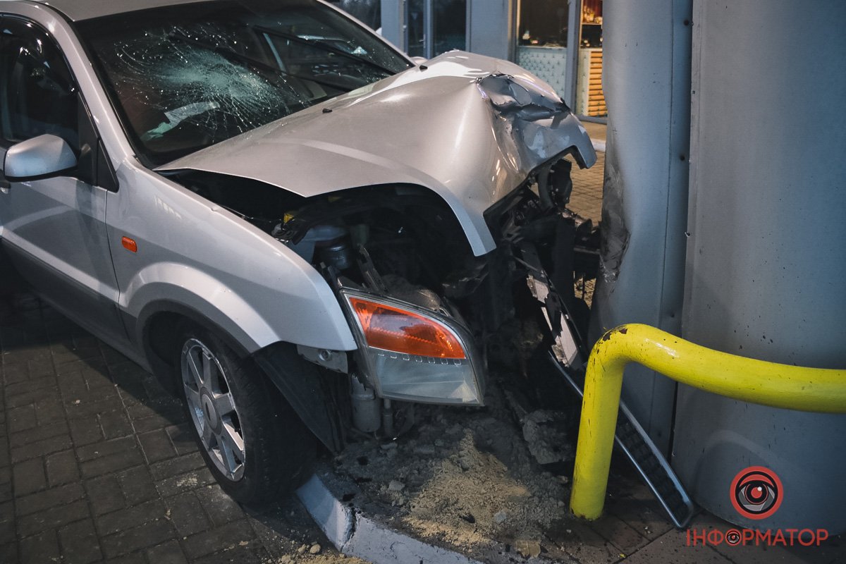 У четвер, 1 грудня, у Дніпрі на Полтавському шосе сталася аварія