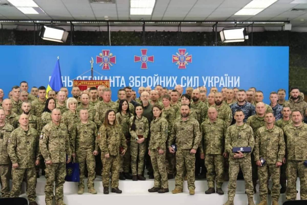 Йому її вручив Міністр оборони Олексій Резніков