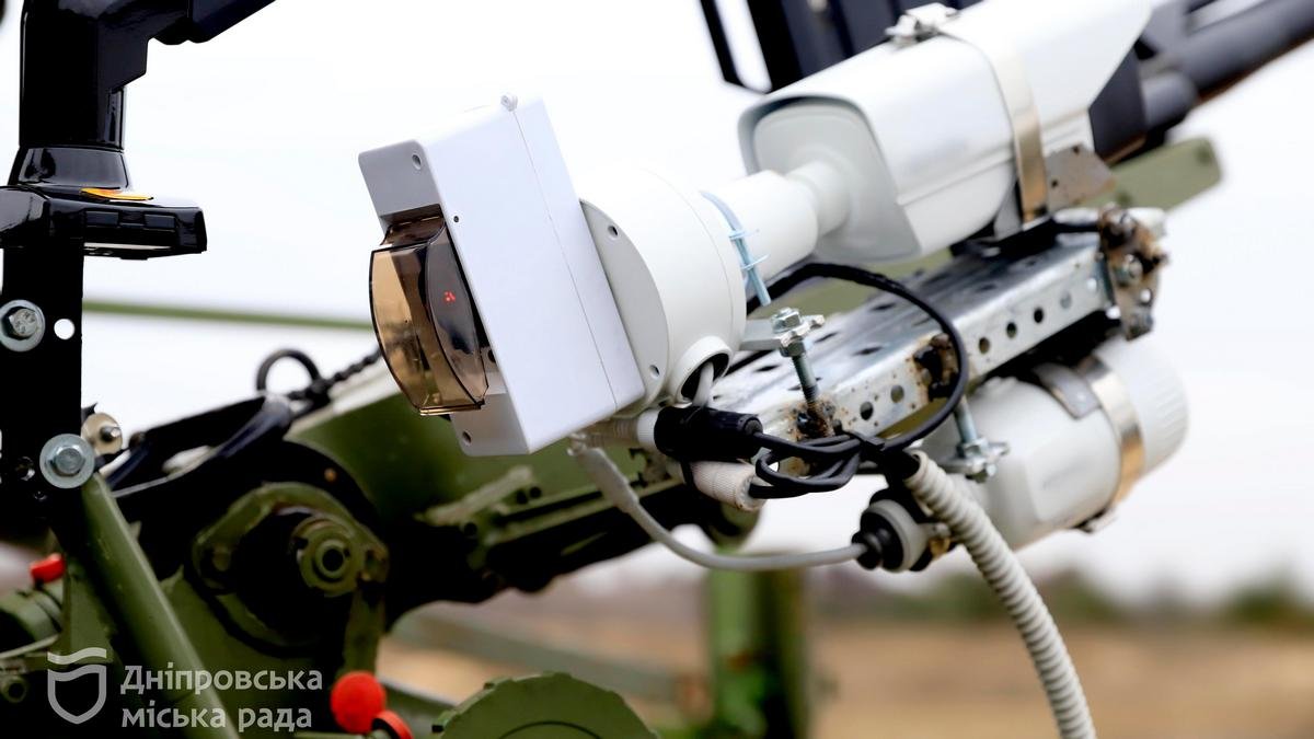 А також тепловізійними прицілами, планшетами і старлінками А також тепловізійними прицілами, планшетами і старлінками