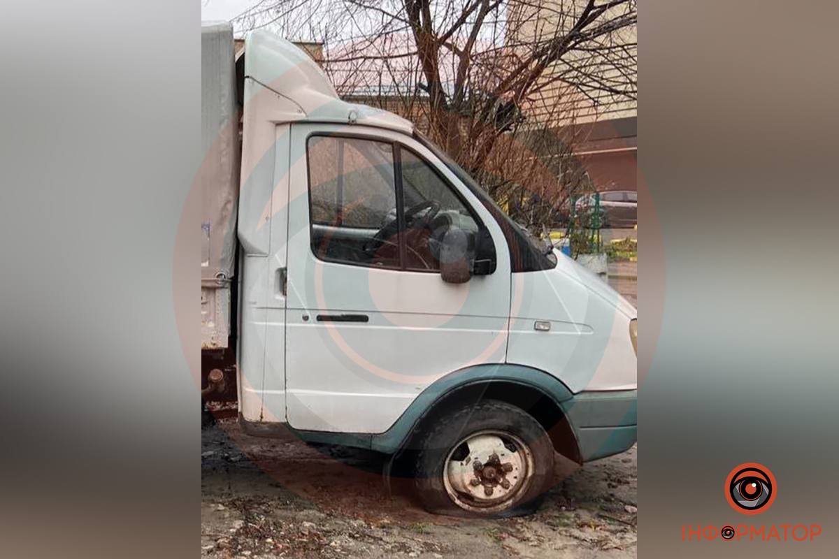 Вони стояли на вулиці Степана Бандери