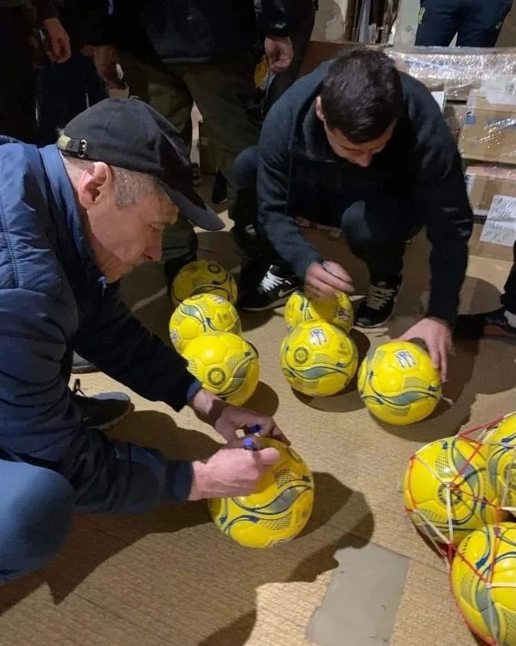 З автографами гравців