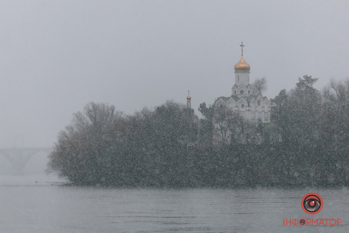 Монастирський острів