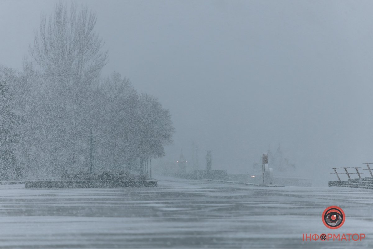 Сніг додає новорічний настрій
