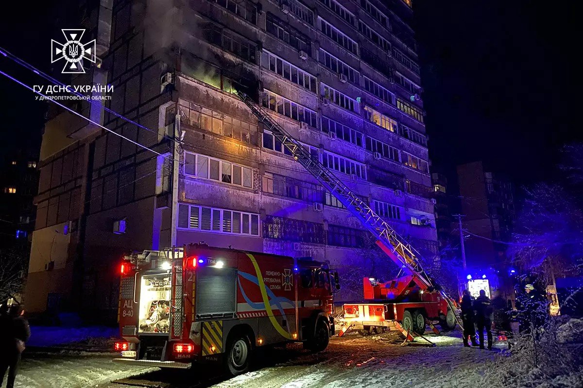 Там на п’ятому поверсі 14-поверхового будинку палала квартира Там на п’ятому поверсі 14-поверхового будинку палала квартира