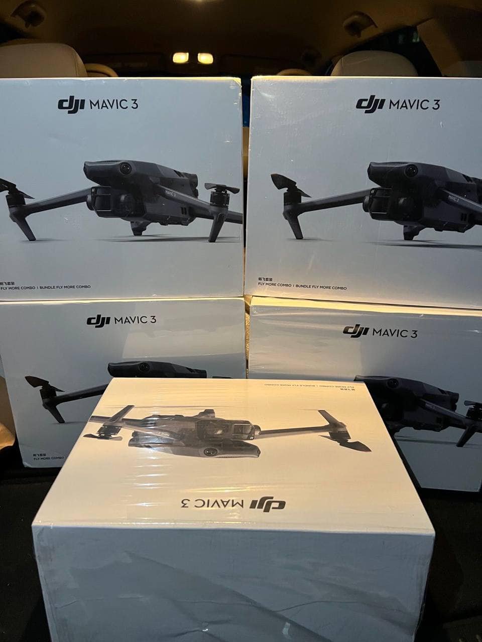 У своїх соцмережах Юрій Голик опублікував фото ще однієї партії дронів для аеророзвідки під Бахмутом. 