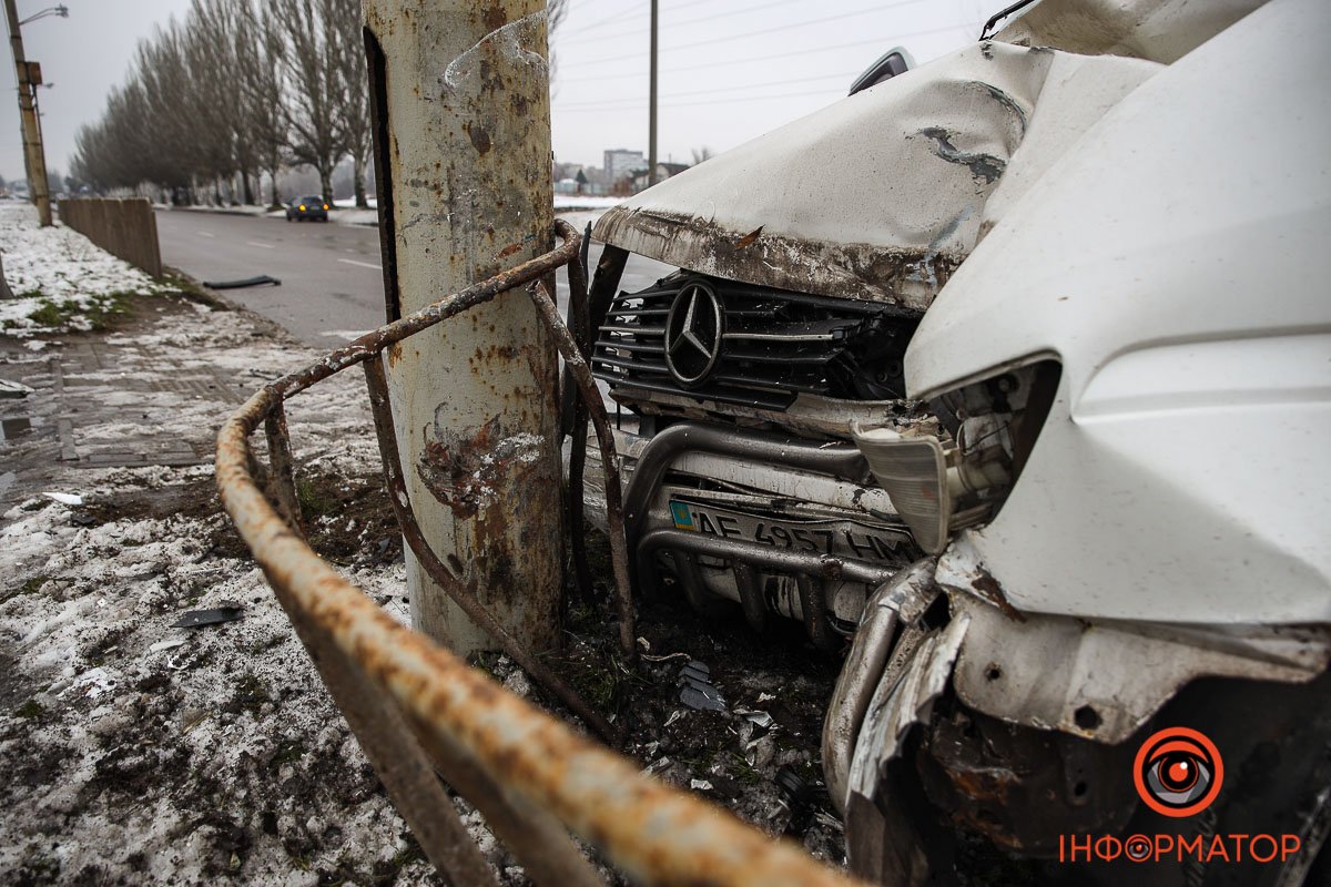 Будьте уважні, на дорогах не працюють світлофори. Будьте уважні, на дорогах не працюють світлофори.