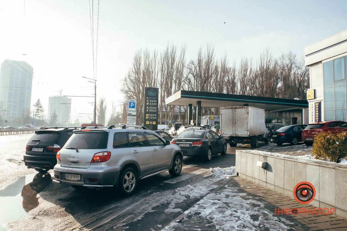 Черги на заправках Черги на заправках