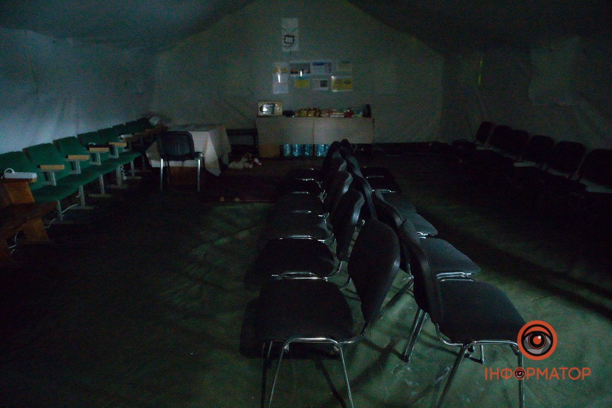 Тут тепло і можна зарядити телефон Тут тепло і можна зарядити телефон