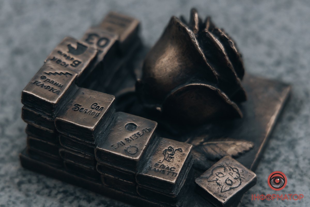 Всі автори мають єврейське походження Всі автори мають єврейське походження