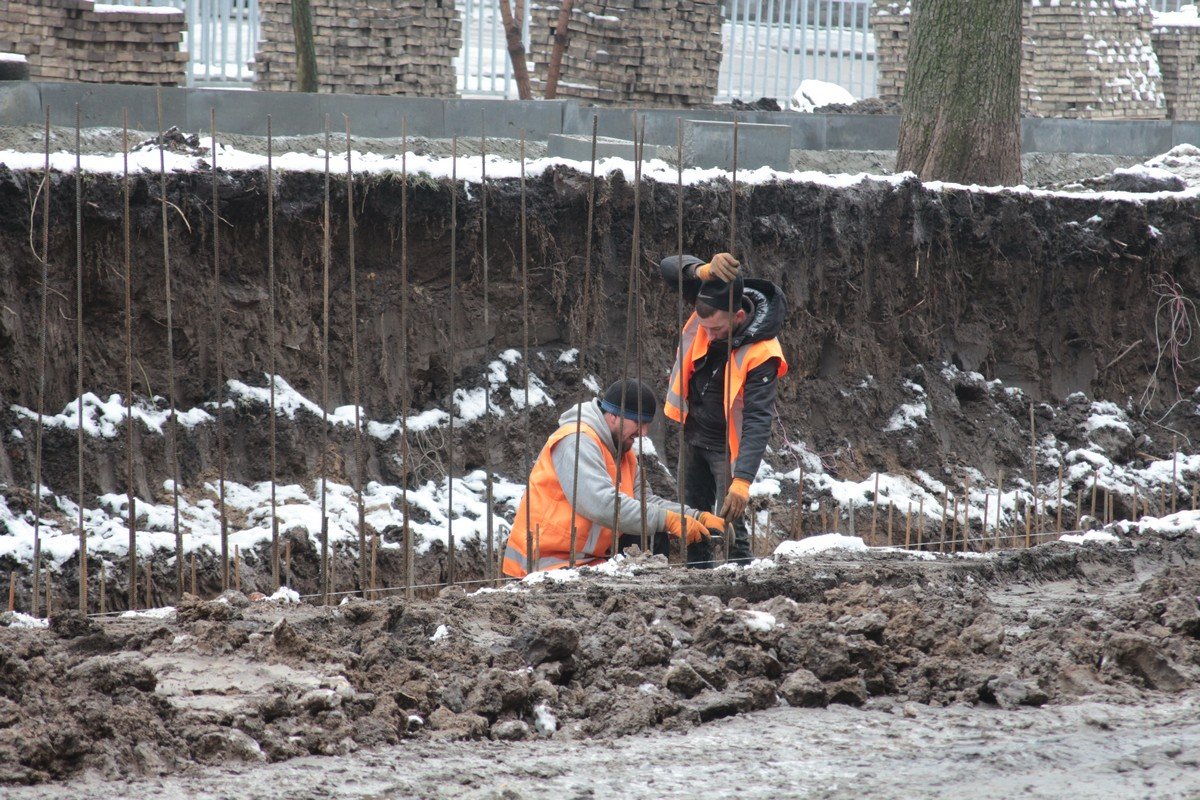 Ремонтують проїзну частину Ремонтують проїзну частину