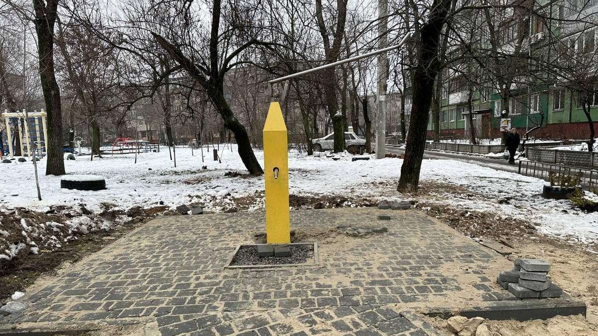 Аби уникнути величезного напливу, у Дніпрі на лівому березі встановили ще три ручні колонки