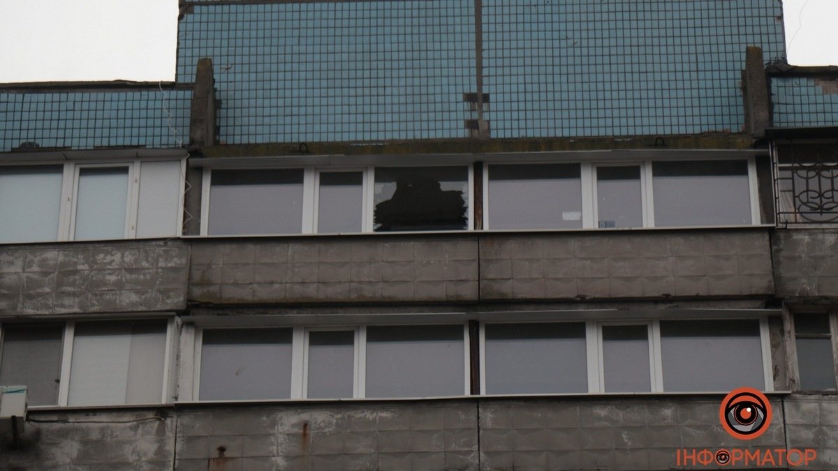 У Дніпрі на Гідропарковій чоловік вбив дружину та вистрибнув з вікна на 16 поверсі: що відомо
