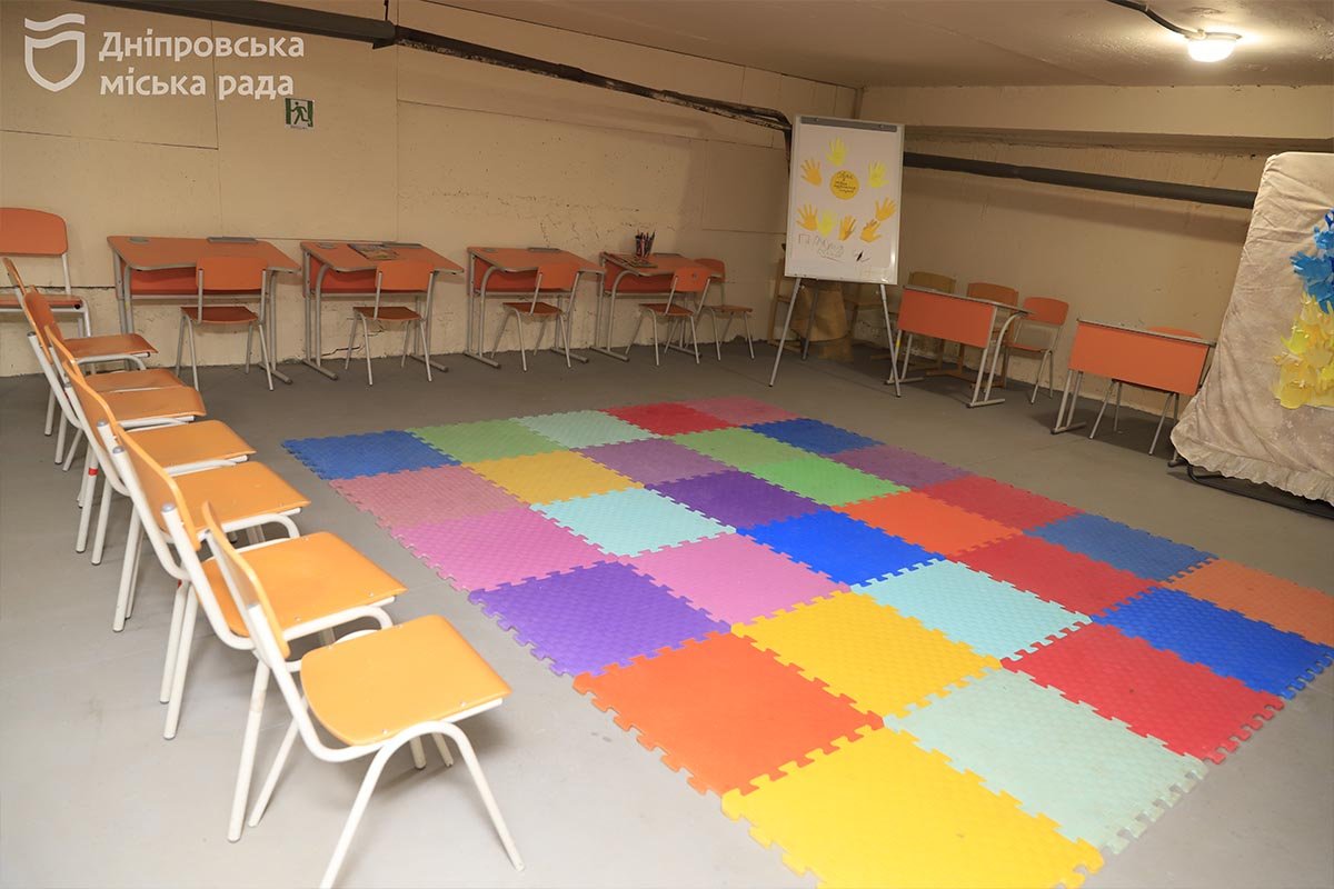 Звертайтеся до відповідних за місцем проживання райадміністрацій