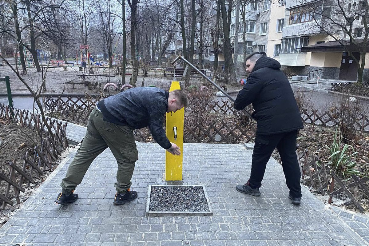 Колонка з питною водою Колонка з питною водою