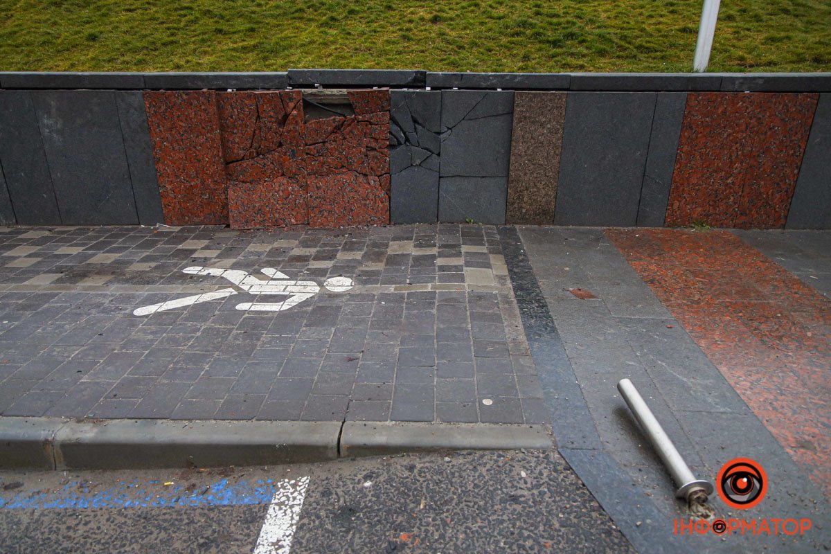 Машину прибрали з троутара евакуатором Машину прибрали з троутара евакуатором