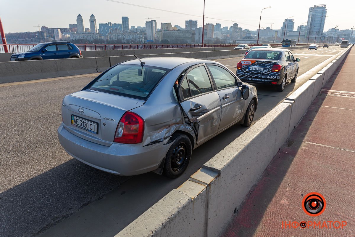 Дорогу не поділили 3 автівки