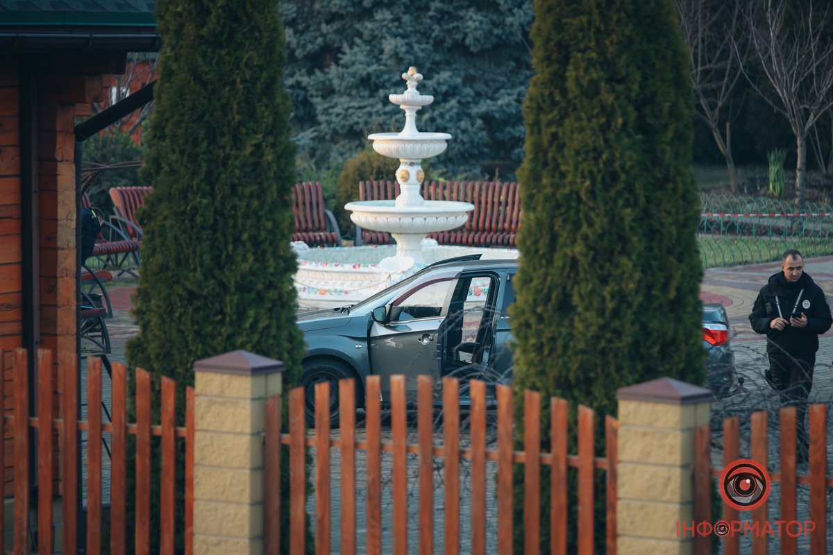 На територію нікого не пускають На територію нікого не пускають