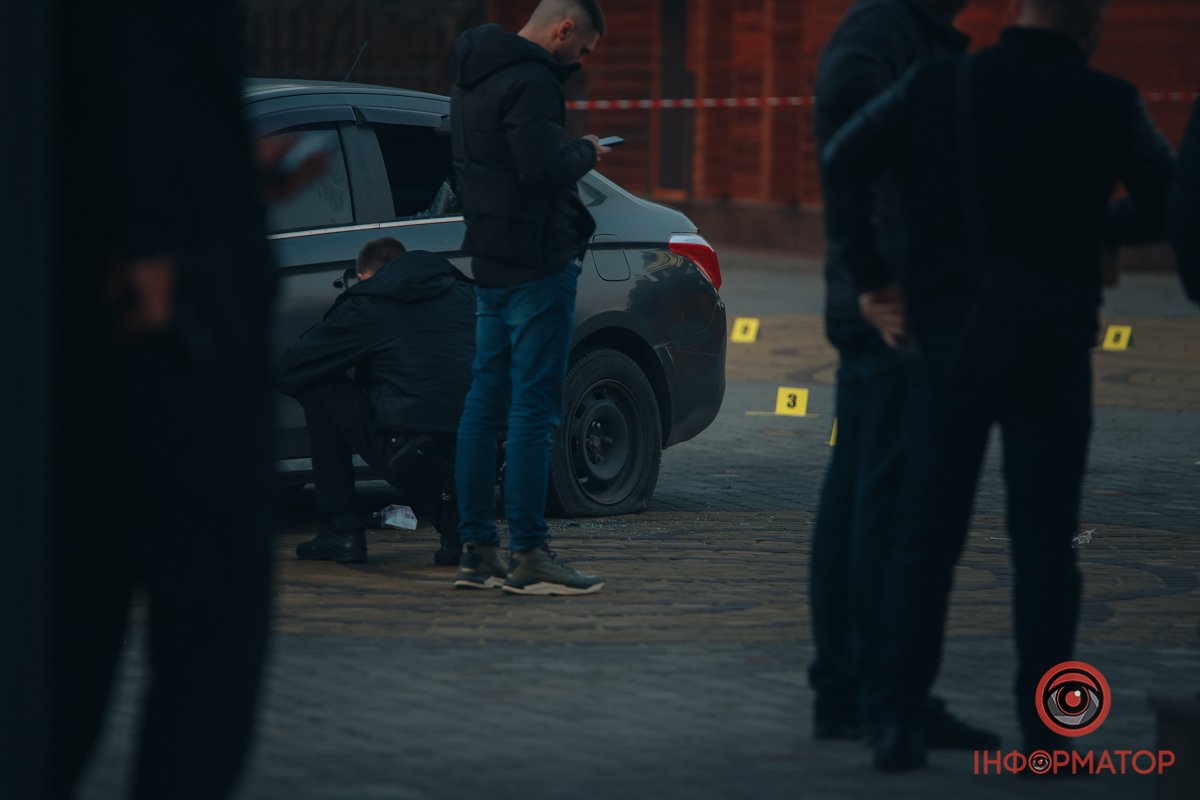 Наразі усі деталі з'ясовуються Наразі усі деталі з'ясовуються