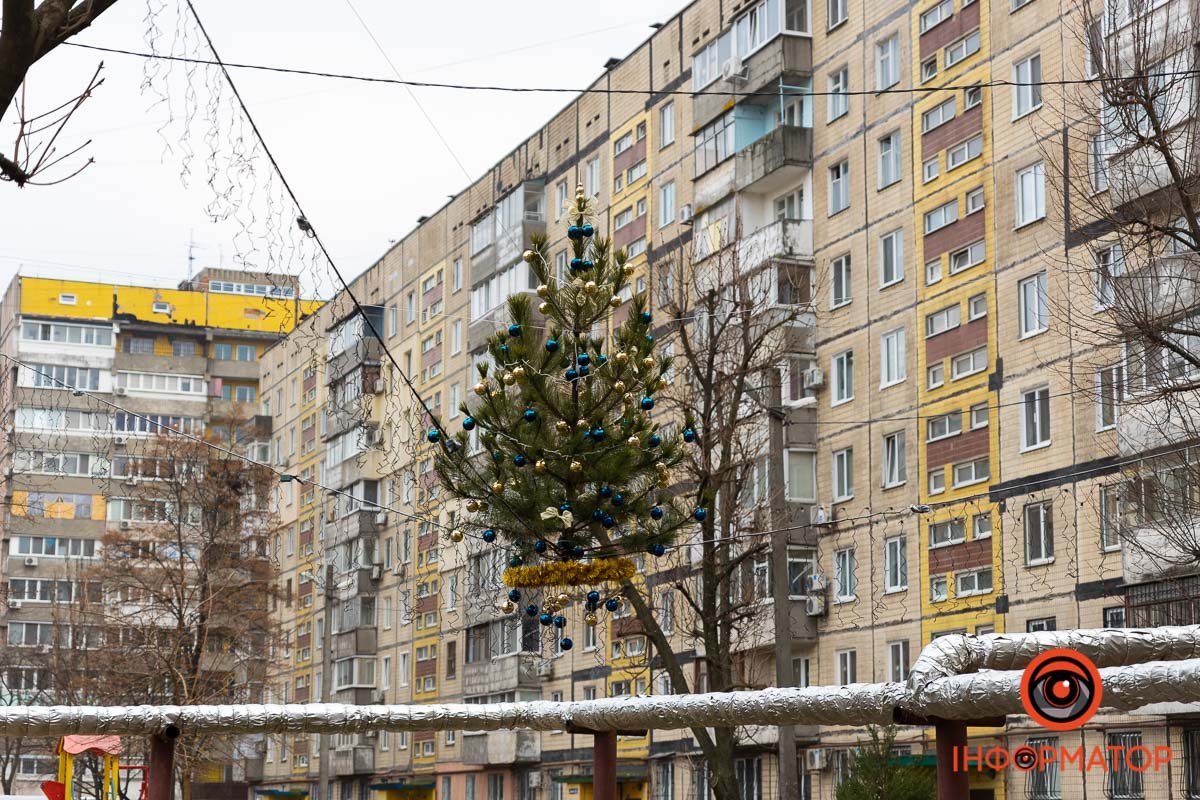 Незвичне місцерозташування ялинки Незвичне місцерозташування ялинки